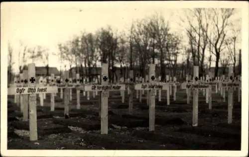 Foto Ak Soldatenfriedhof, Soldatengräber, Ferdinand Müller, Otto Fuerst, Josef Lessing