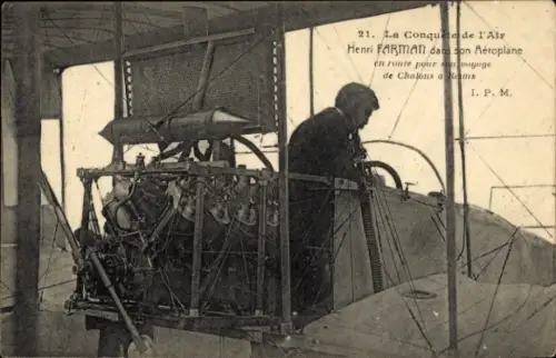 Ak Flugpionier Henri Farman in seinem Flugzeug