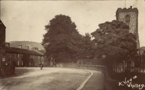 Ak Whalley Lancashire, Straße, Turm