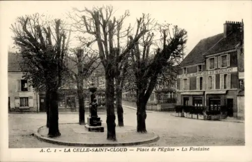 Ak La Celle Saint Cloud Yvelines, Kirchplatz mit Brunnen