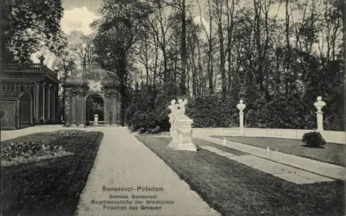 Ak Potsdam, Schloss Sanssouci, Begräbnisstätte der Windspiele Friedrich des Großen