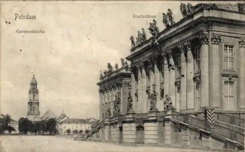 Ak Potsdam Sanssouci, Garnisonkirche, Stadtschloss
