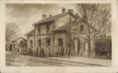 Foto Ak Marcq Ardennes?, Bahnhof