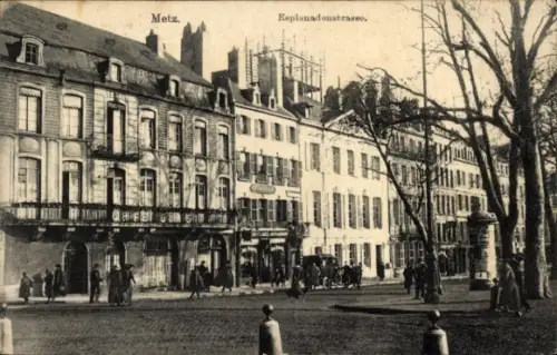 Ak Metz Moselle Region Lothringen, Esplanadenstraße mit Geschäften