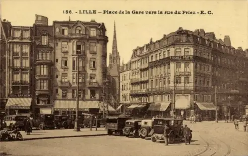 Ak Lille Nord, Place de la Gare vers la rue du Priez, Autos