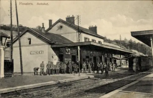 Ak Vouziers Ardennes, Bahnhof