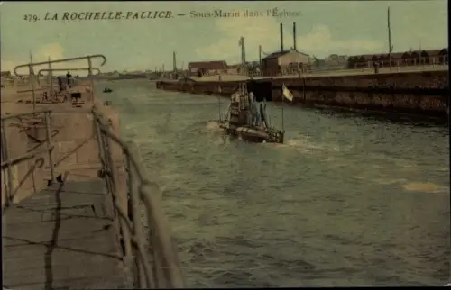 Ak La Pallice Rochelle Charente Maritime, Sous Marin dans l'Ecluse
