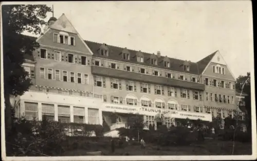 Ak Wiesbaden in Hessen, Blick auf Taunus Heim