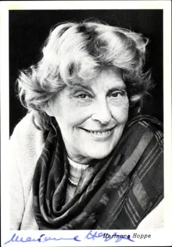 Autogrammkarte Schauspielerin Marianne Hoppe, Portrait, Autogramm