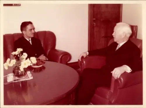 Foto Bundespräsident Heinrich Lübke im Gespräch mit Hussein bin Talal, König von Jordanien