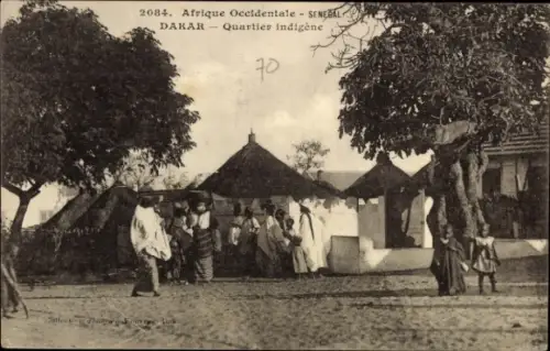 Ak Dakar Senegal,  Senegal, Quartier indigène, Menschen, Hütten, Bäume