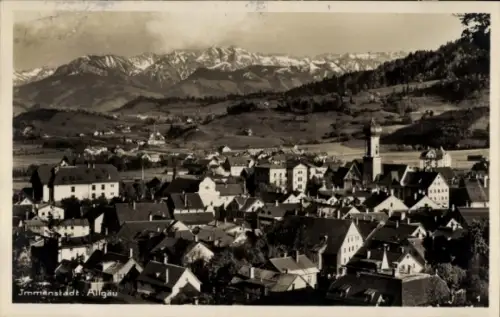 Ak Immenstadt im Allgäu Schwaben, Gesamtansichtgegen die Daumengruppe