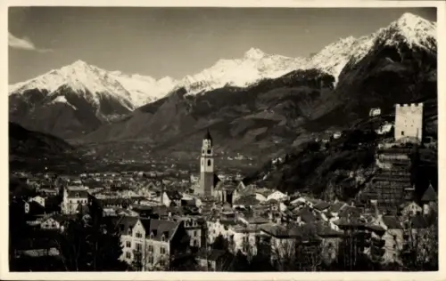 Ak Meran Merano Südtirol, Panorama von  Berge, Stadtansicht,  Gebäude