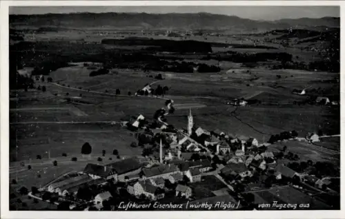 Ak Eisenharz Argenbühl im Allgäu, Luftkurort  vom Flugzeug aus, Landschaft, Gebäude, Natur