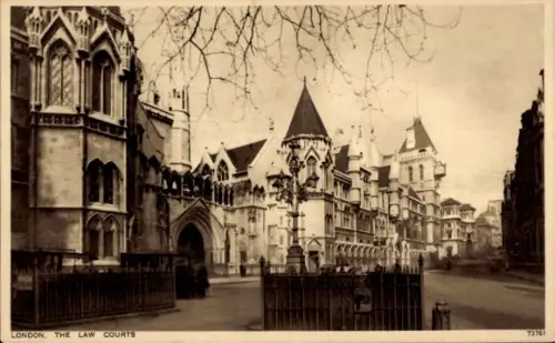 Ak City of Westminster London England,  The Law Courts,  Gebäude, schwarz-weiß, 