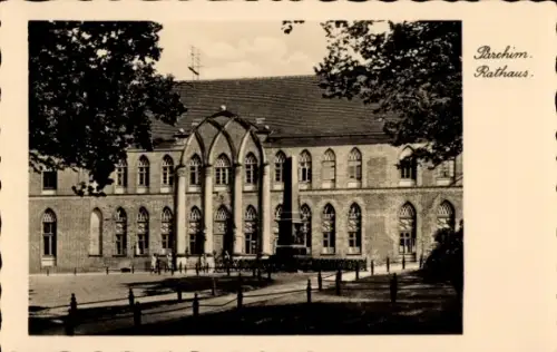 Ak Parchim in Mecklenburg, Rathaus,  Architektur, Schwarz-Weiß-Fotografie