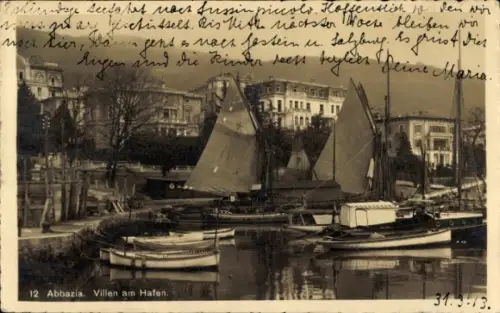 Ak Opatija Abbazia Kroatien, Boote im Hafen, Abbildung von Villen,  aus Abbazia