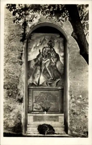 Ak Salzburg in Österreich, Festung Hohensalzburg, Rainer Denkmal, Bergsteiger mit Gewehr, Landsch