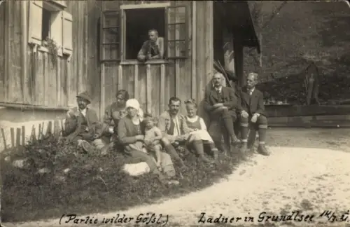 Foto Ak Grundlsee Steiermark, Menschen in Trachten