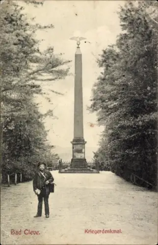 Ak Kleve am Niederrhein, Kriegerdenkmal, Kind