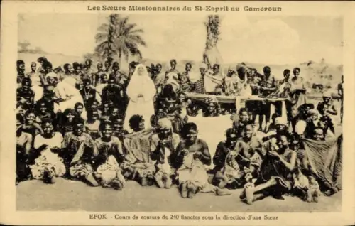 CPA Les Scoeurs Missionnaires du St-Esprit au Cameroun, Cours de couture