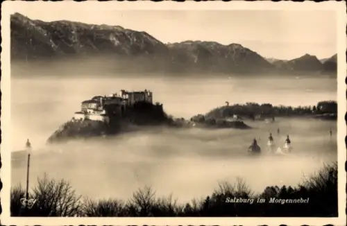 Ak Salzburg in Österreich, Stadt im Morgennebel, Festung