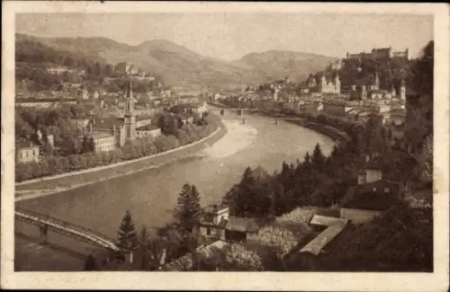 Ak Salzburg in Österreich, Panorama von  Fluss, Berge,  Gebäude, Brücke