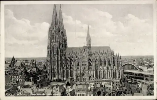 Ak Köln am Rhein, Kölner Dom vom Rathaus gesehen