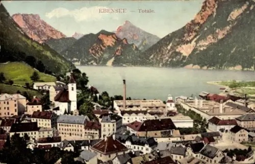 Ak Ebensee in Oberösterreich, Berglandschaft, See, Häuser, Kirche, Industriegebäude