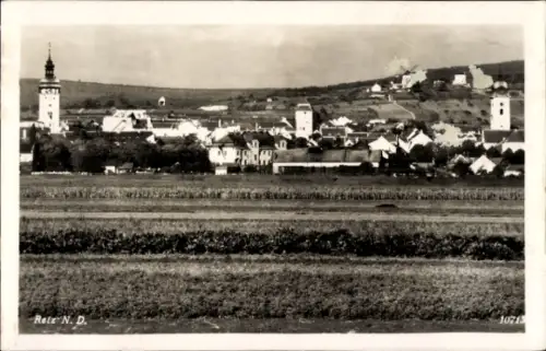 Ak Retz Niederösterreich, Stadtansicht  Türme, Felder, nverlag Franz Mörtl