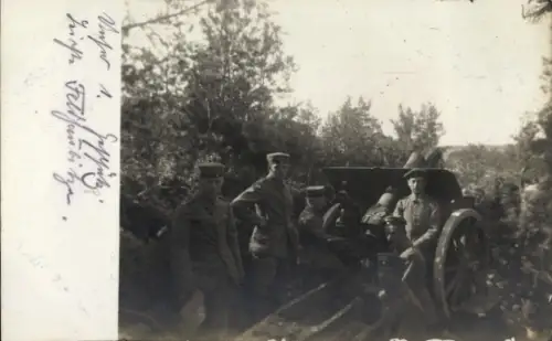 Foto Ak deutsche Soldaten in Uniform, 1. Geschütz, leichte Feldhaubitze, 1. WK