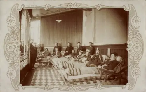 Passepartout Foto Ak Frankfurt Friedrichsheim, Kurgäste, Liegekur