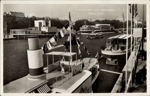 Ak Paris, Weltausstellung 1937, Blick vom Schweizer Pavillon, Schiffe