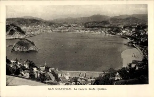 Ak Donostia San Sebastian Baskenland, Blick auf die Bucht La Concha,  Igueldo