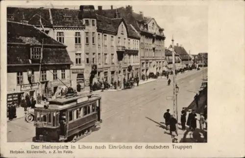 Ak Liepaja Libau Lettland, Hafenplatz nach Einrücken der deutschen Truppen, I. WK