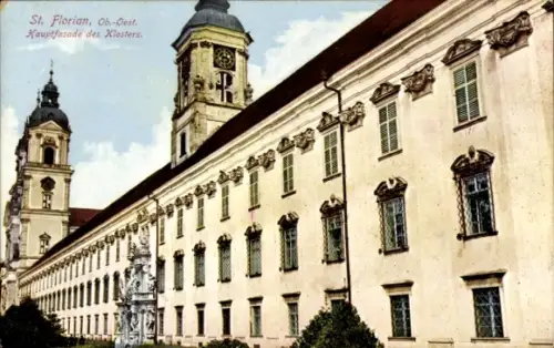 Ak St. Florian Oberösterreich,  Kloster, Hauptfassade, Uhrturm, Statue