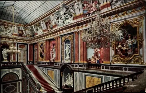 Ak Herrenchiemsee Herreninsel Chiemsee Oberbayern, Kgl. Schloss, Stiegenhaus, Kronleuchter