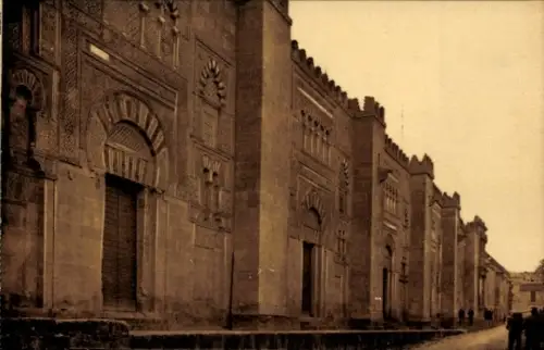Ak Córdoba Andalusien Spanien, Fassade der Mezquita in  sepiafarbene Fotografie, keine Personen s