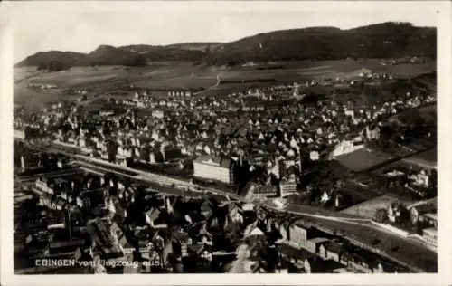 Ak Ebingen Albstadt in Württemberg, Luftaufnahme von  Stadtansicht, viele Häuser, Landschaft