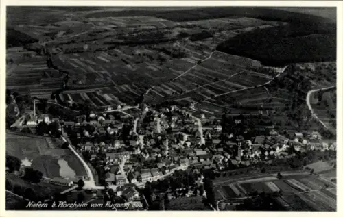 Ak Niefern Öschelbronn in Baden, Luftaufnahme von Niefern, Pforzheim, Landschaft, Häuser, Felder