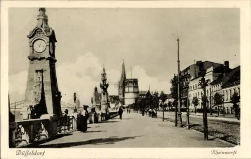 Ak Düsseldorf am Rhein, Große Ausstellung GeSoLei 1926, Rheinwerft,  Uhrturm, Menschen auf der St