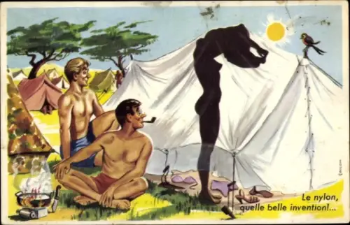 Ak Frau im Zelt beim Ausziehen, Neugierige Männer, Zeltplatz, Pfeife, Lagerfeuer