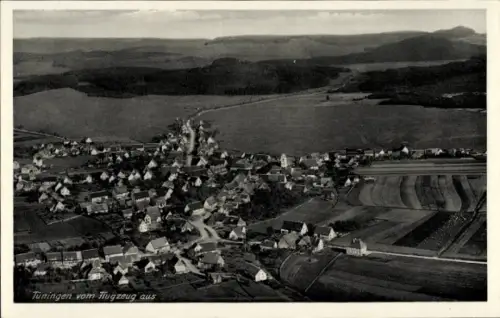 Ak Tuningen in der Baar, Luftaufnahme von  ländliche Umgebung, Häuser, Felder