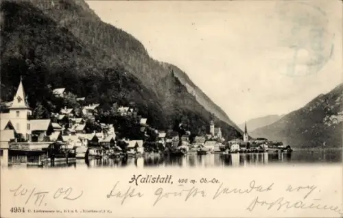 Ak Hallstatt im Salzkammergut Oberösterreich, Berglandschaft, See, Häuser, Kirche, 