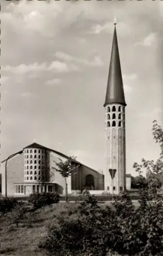 Ak Werl in Westfalen, St. Norbert-Kirche, hoher Kirchturm, moderne Architektur