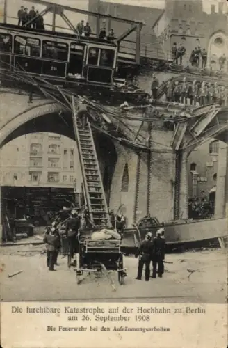 Ak Berlin Kreuzberg, Gleisdreieck, Hochbahnkatastrophe vom 26. September 1908, Feuerwehr