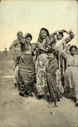 Ak Saloniki, Zigeuner in Trachten