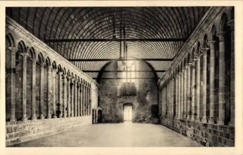 Ak Le Mont Saint Michel Manche, Innenansicht der Abtei  hohe Decke, Säulen, Fenster