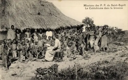 Ak Afrika, Missions des Peres du Saint Esprit, Le Catechisme dans la brousse, Missionar mit Kindern