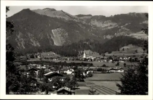 Ak Kössen in Tirol, Kössen mit Weldach, Tirol, Berge, Landschaft, Kirche